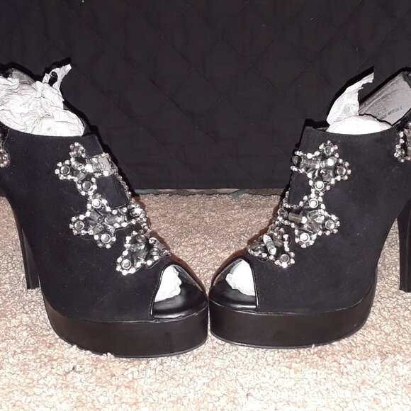 STILETTO PLATFORM HEEL - Picture 1 of 3